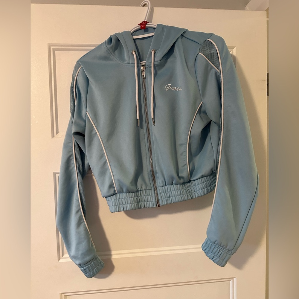 GUESS - NWOT - BABY BLUE CROPPED HOODIE